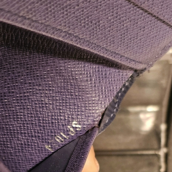 Louis Vuitton Epi Leather Compact Wallet - Picture 10 of 16